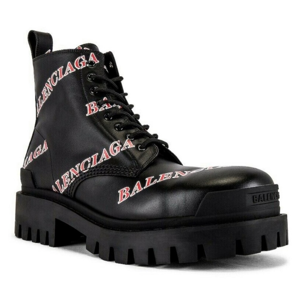 $998 BALENCIAGA STRIKE LOGO COMBAT BOOTS
SIZE 42E / 43 E MISMATCH 9 US /10 US